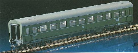 Passenger car with buffet type Bgr<br /><a href='images/pictures/Tillig/95622.jpg' target='_blank'>Full size image</a>